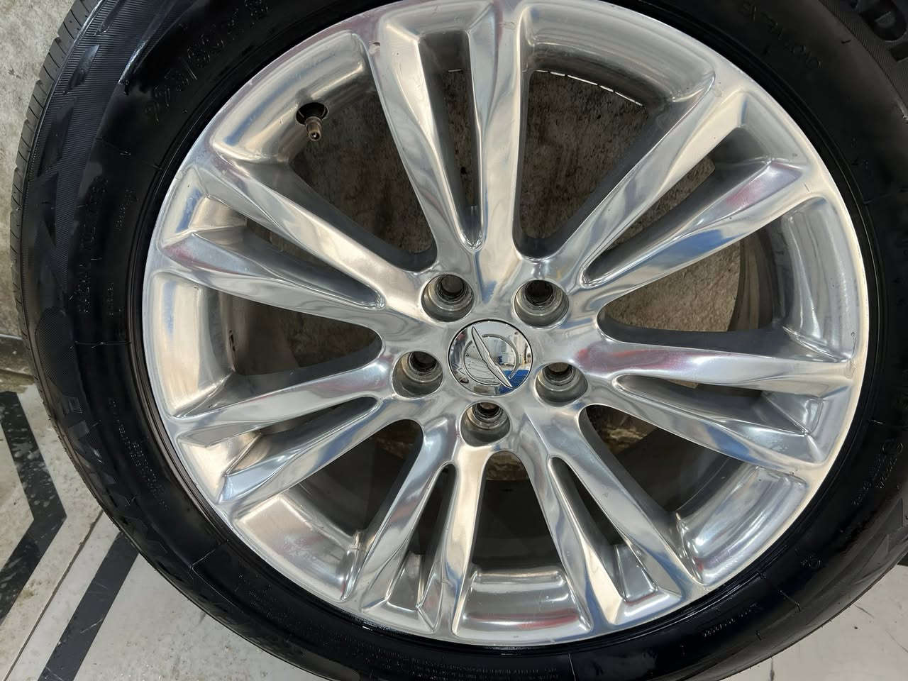 ويل مكسيكي اصلي شرط18 
جديد كلش شرط زيرو هو وتخم تاير 
مكفول من كلشي لا زلوغ ولا تصليح ولا عواج ولا اي شي 
جديد كلش كلش
لبيع او مراوس بويل 20 موزه فقط 
سعر 8$  مكاني البصره القرنه 
***********
