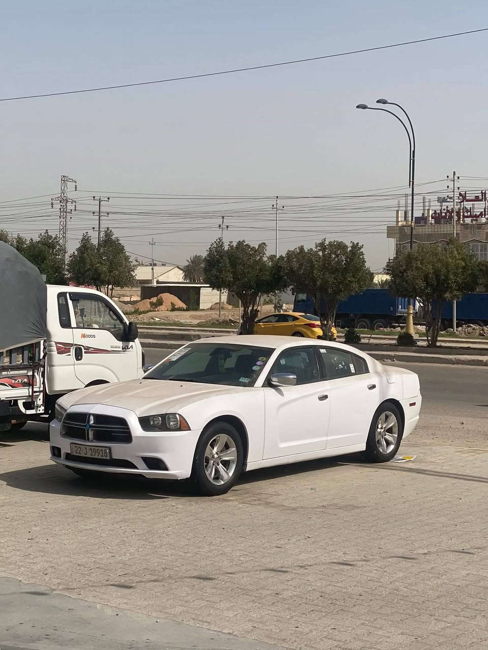 السلام عليكم جارجر مديل ١٢ للبيع
سياره رقم اربيل مميز شرط تحويل جديد سنويه ٢٨ 
سياره جاهزه للأخير
منضومة تبريد جديد 
ادامه بانزين جديد 
تخم تاير
ويل كروم مال حديث 
كشنات كهرباء + حضن 
كير عصه 
مغلفه فابلون ابيض طافي  
منضومه زنون 
مكينه جديده مال ٢٠ 
كيره جديد 
حداديه ممتازه
غرفه جديده
اكسل وعربانه جدد
تانكي  جديد
سياره حادثه جاملغ وباب وجاملغ خلفي  يعني بيه ٤ قطع صبغ  بيه بارد بل فخذه فقط 
سياره جديده ونصبته تخبل شوفة عينك 
للمعلومه حتى مااتعبك ابيع صبغ حزام 
السياره معروضه 120 وبيها مجال 
مكان السياره بغداد مجمع بسمايا 
*********** متوفر واتساب
