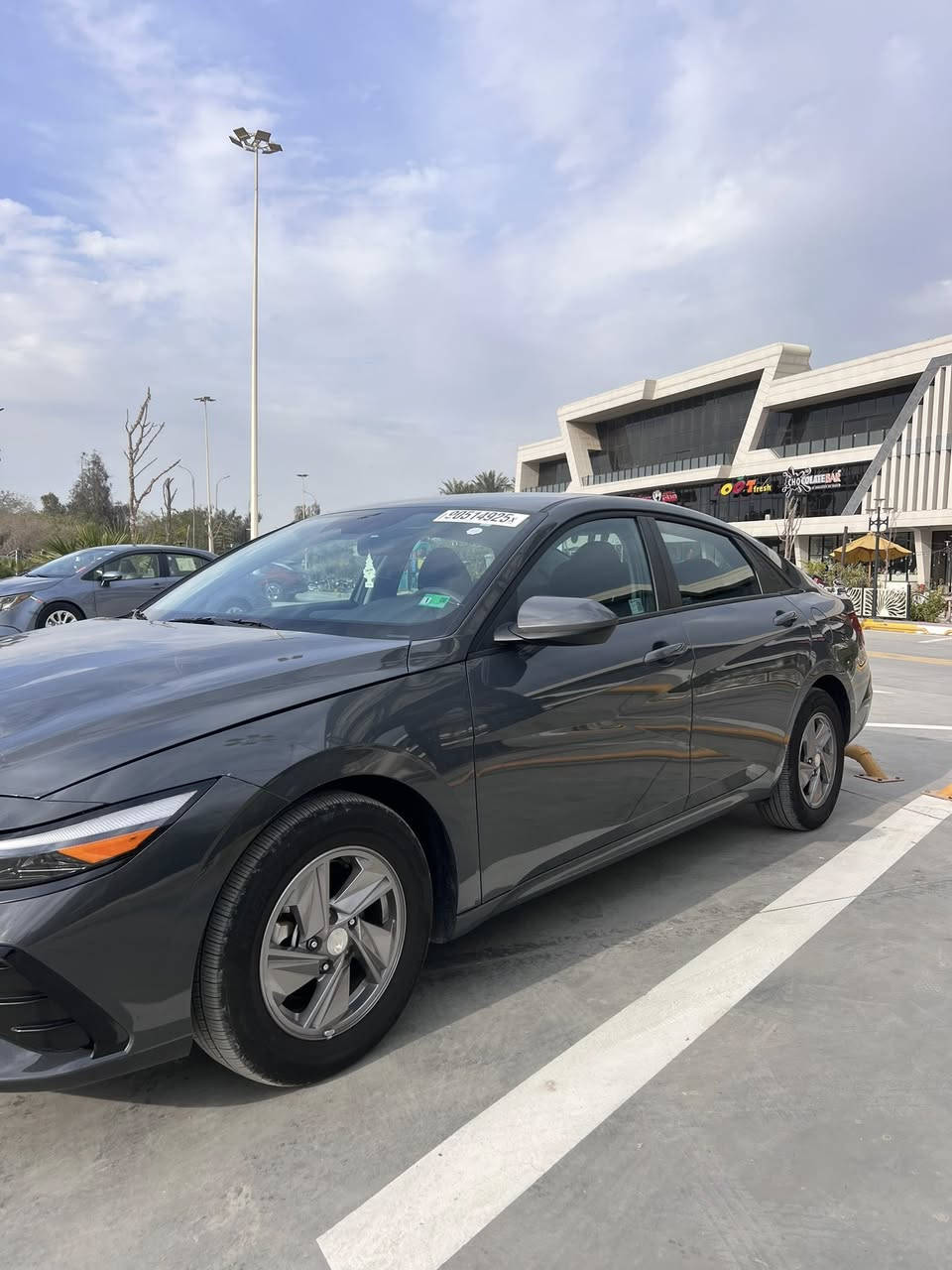 السلام عليكم

الموديل: 2025 (ماشي 28 ألف ميل).

• المواصفات: رادار أمامي + رادار جانب (نقطة عمياء) + شاشة وكاميرا.

: مخمل أسود بحالة الوكالة.

: كفالة عامة (كير، مكينة، شاصي، لغد).

: صبغ ما بيها، فقط دعامية مبدلة وتعديل بسيط جداً برأس البنيد.

السعر: 146 ورقة (بيها مجال للشراي).

المكان: [ديالى بعقوبة]

للاستفسار: ***********
