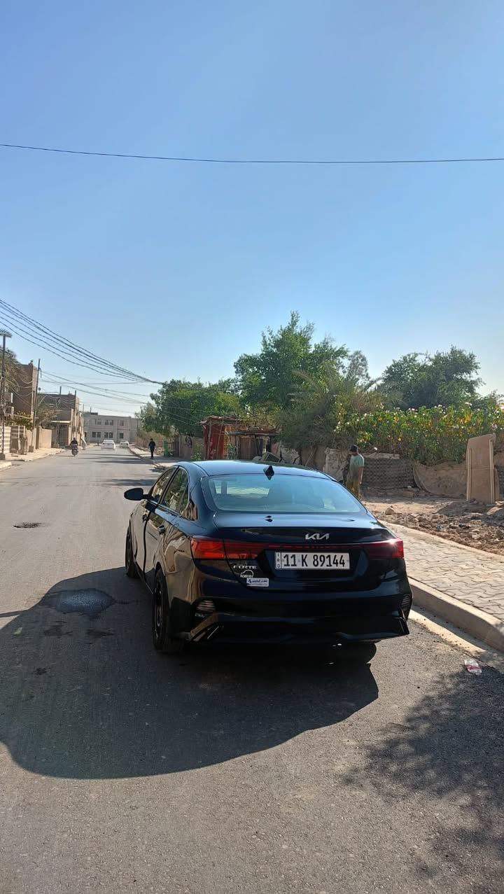 سلام عليكم 
للبيع فورتي 
موديل 2023
رقم بغداد 
مكينه 2000
فول عدا الفتحه 
رادارات 
كشنات تدفئه تبريد 
نقطه عمياء 
***********
