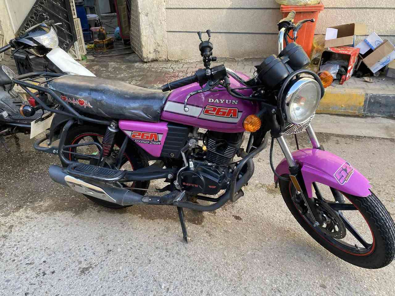 دايون نفخ بنفسجي مديل 23 اصووولي اصووولي 
الدراجة مامتعوبة بس ثنين مكاتبين عليها ونوب وصل المعرض
دراجة كاملة مكملة.   الله شاهد. لان متوازي علمود عملية اريد ابيعها   السعر 1750. المايعرف اسعارهن لايناقش


**إذا كنت صاحب هذا الإعلان وتريد حذفه لأي سبب، رجاءا أرسل رسالة إلى الدعم الفني**