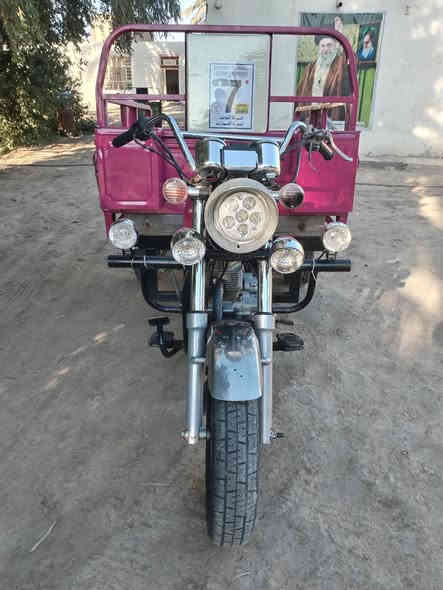 سلام عليكم ستوته صقر موديل ٢٠١٧ اوراق اصولي ستوته ماعوزه برغي مكفوله كفاله عامه سعر ١٤٠٠ وبيه مجال  مكان بابل شوملي للستفسار ***********
