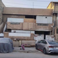 وبركاته  بيت للبيع حي الجهاد الرفاق شارع عريض قرب أسواق بيتي  مساحه ال...