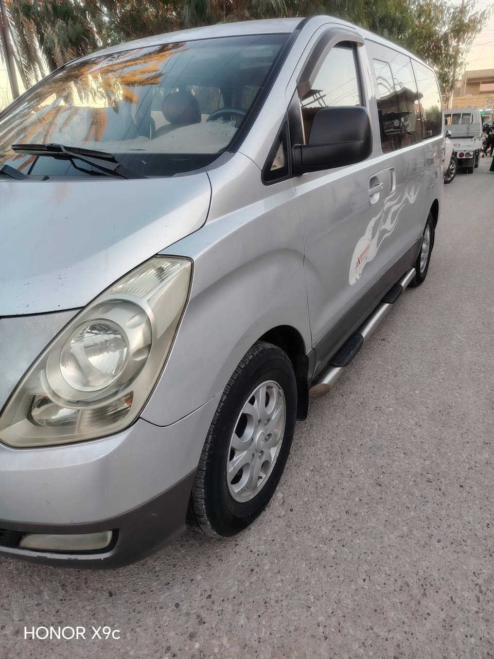 سلام عليكم البيع ستاركس مديل 2009 مكفوله كفاله عامه رقم قادسيه سنويه 2028السياره تخم تاير حداديه جديده تبريد ثلج السياره جاهزه مابيه نقص برغي اسعر خاص وهذه رقمي ***********
