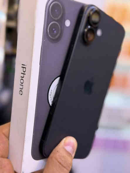 ايفون 16 بلاس شرق اوسط ضمان وكاله ماستر 
ذاكره 256 بطاريه 100 نضافه حاله حال جديد 
كئنما هسه فاتحه داخل ضمان وكاله
مع ضمان من مركز سبوع وين ميعجبك افحص 
ملحقات كامله السعر مليون و150 الف 
العنوان بغداد البياع شارع عشرين 
هاتف ***********📞📞
هاتف ***********📞📞
