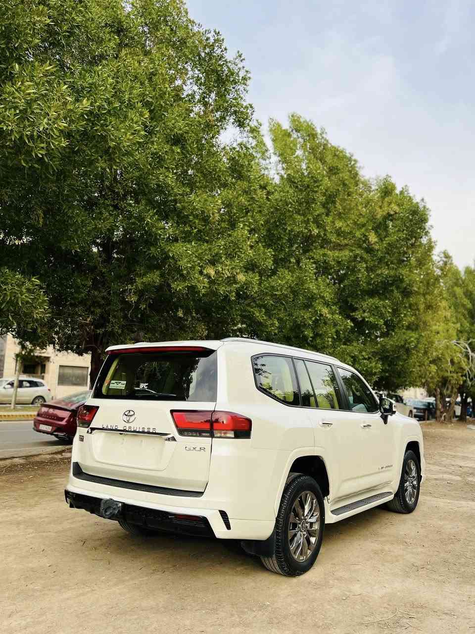 TOYOTA LAND CRUISER-GXR-2024
تويوتا لاندكروزر بريم 2024-GXR
فول مواصفات < ViP >
اللـون ابــيض صــدفي
الداخل لونين بيجي واسود
عدد المقاعد 7 راكب
كـشنات جـلد بيجـي
كشنات تدفئة تبريد
كـشنـات كهـربـاء
5 كــامرات °360
مـري كهرباء شفط
اشاير مري جانبيه
رادار بالمري
فتحة سقف
شاشة كبيره
انضمة قياده
مخزن ثلاجة
دخـول ذكـي
مـنافذ USB
شحن لاسلكي
جنطة كهرباء
تشغيل بصمة
اوتــو هـولــد
حساسات امامي خلفي
شـاشات خلـفية عدد 2
دوسـات داخلية تـرحيب
لايت LED مزدوج مع الشباك
بعد مواصفات هواي متخلص
رقم بغداد باسمي هزة جديده
المحرك V6-4000 تنفس طبيعي
المسافة المقطوعه : 33km الــف
ملاحظة : السياره بيها بارد بخشم البنيد فقط
السعر : 69٫000$ ألف دولار - 690$ ورقة
الـعنـوان : بـغداد الـحريـه
للأستفسار : هـ ***********
