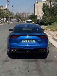 كيا ستينگر  موديل 2020- GT  السياره حادثها سرقة قطعتين وصار بيها قطعة ...