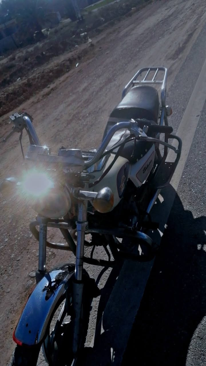 جوندة 2017 كلك للبيع دراجة حلوة مرتبة مكينه خرسة كلش ناعمة كهربائيات كاملة سلف هندر كلة شغال اشاير شغالة لايت امامي وبگلايت شغال نقص باتري فقط باتريها تعبان شوية دراجة رايدها 350 وبيها مجال بسيط جماعة 250  لا تعبون نفسكم مابيع مكان دراجة ديالى هبهب شراي تعال خاص


**إذا كنت صاحب هذا الإعلان وتريد حذفه لأي سبب، رجاءا أرسل رسالة إلى الدعم الفني**