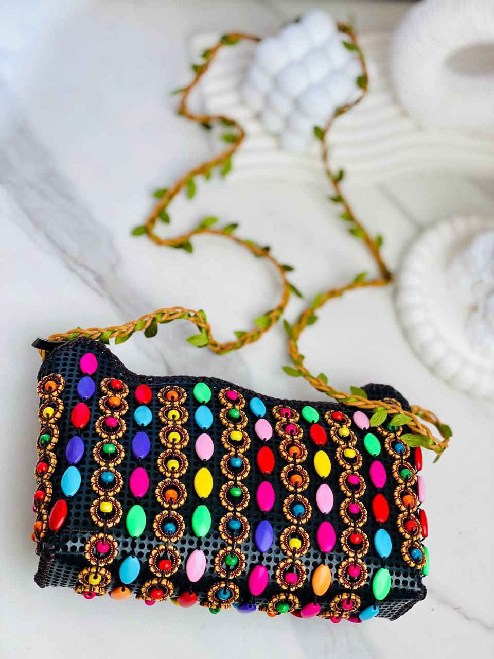 الجودة عنواننا 🇮🇶✌️

أفخم الحقائب النسائية 👜👜

حقيبة دزاين جديد لموسم 🌻2025🌻 

حقيبة هندية 🇮🇳 صناعة يدوية قشرة جوز الهند مطرزة بخرز المحار للنساء أنيقة بنمط خيط للكتف سحاب واحد 👜 كوالتي عالي جدآ ♥️
 
🚘 يوجد خدمة توصيل لجميع محافظات العراق ٤ الاف 🚘


**إذا كنت صاحب هذا الإعلان وتريد حذفه لأي سبب، رجاءا أرسل رسالة إلى الدعم الفني**