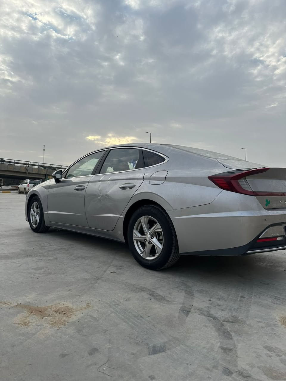 على بركت الله سلام عليكم اخوان سوناتا موديل 2021 وارد كوري غاز فقط خط واحد رقم اربيل بسم عربي تحويل او وكاله شوكت متريد سياره محرك كير حداديه تخم تاير كله جديد وشرط السياره جديده وكفاله من الفتح وصبغ وسونار موجود صار بيها طخه بل باب الخلفي موجود بل صور بعدها على وضعهاالسياره ماشي ٧٠ الف وقابل للزياده سنويتها 28 النفاذية سعر السياره 159 وبيها مجال بسيط *********** وذا مراوس النتراء ترهم بس موديل ١٦ وجوه
