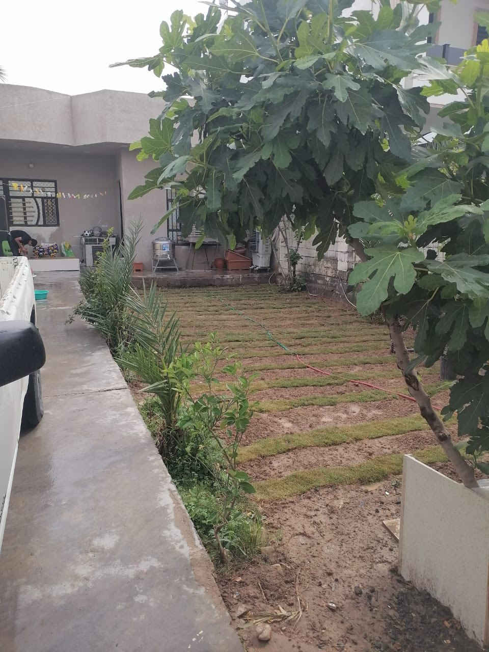 منزل مميز للبيع في موقع استراتيجي ✨
📍 الموقع: حي المهندس - على الشارع السايدين التجاري (قرب السيلاوي).
📐 المساحة: 360 متر مربع.
🏗️ التصميم: طابق واحد.
🏡 مواصفات المنزل:
 يحتوي على كراج فسيح وحديقة داخلية.
 استقبال واسع ومطبخ
 حولي (صالة)مريحة.
 غرف نوم عدد 2.
📞 للاستفسار والتواصل:
يرجى الاتصال على الرقم: ***********
0776 857 1470
