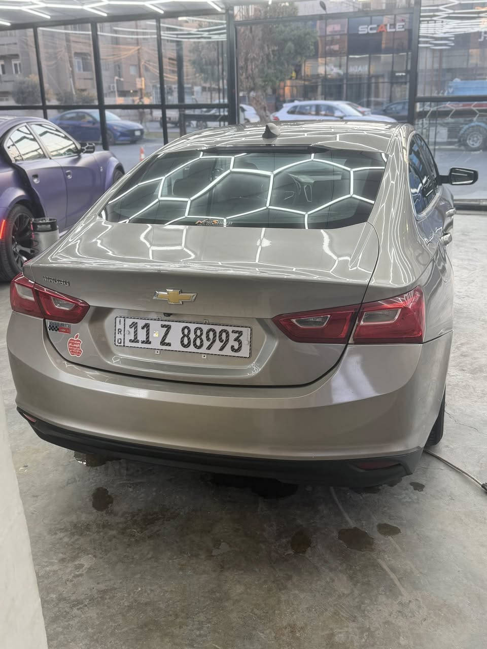 سلام عليكم شباب شوفر أليت ماليبو 2023 سيارة جاهزة من كلشي رقم بغداد بسمي تحويل ثاني يوم بيهة جاملغ خلفي قفط موظح كدامكم بل
ماشيه 50الف فقط

المواصفات : 
بصمة تشغيل  / 
تحكم ستيرن /
رادار جانبي / 
حساسات خلفية / 
شاشة كبيرة  / 
ويل كب / 
اطفاء ذاتي / 
بلوجكتر LED 
/ مانع انزلاق / 
بلوتوث / 
اواكس / 
USB 
/ محرك 1500تيربو 

مكاني الامين ثانيه 

للتواصل ***********

كلشي ذاكرلك ب منشور 
سعر 135 وبيها مجال سياره ترهم مراوس
