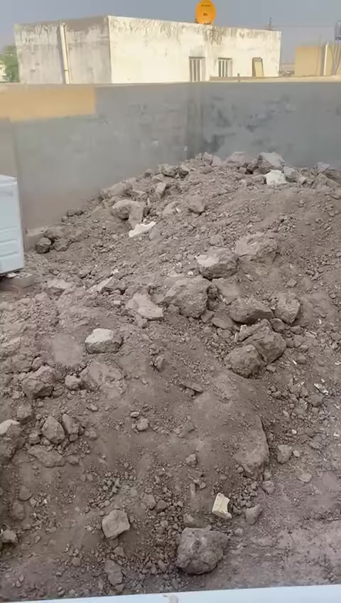 ونجي.  تصعيد مواد البناء. و تصعيد تراب صطوح.   +
تنضيف نقاذ بيوت + تدخيل سبيس + حدل.      
تنزيل تراب صطح قديم جميع المواد تصعيد طابوك +رمل كلشي نشتغل الخاص مفتوح رقم بس اتصل بكل وقت نطلع ***********
