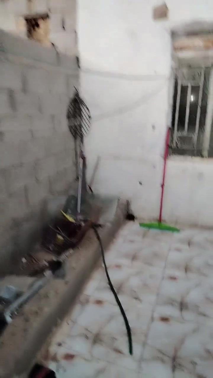 من رخصت الادمن بيت حواسم ١٨٠م متر تقريبا علا شارع سايدين مال العوفيه مقابيل البانزين خانه خلف المخازن سعر ١٧ قفل يريده الولد


**إذا كنت صاحب هذا الإعلان وتريد حذفه لأي سبب، رجاءا أرسل رسالة إلى الدعم الفني**