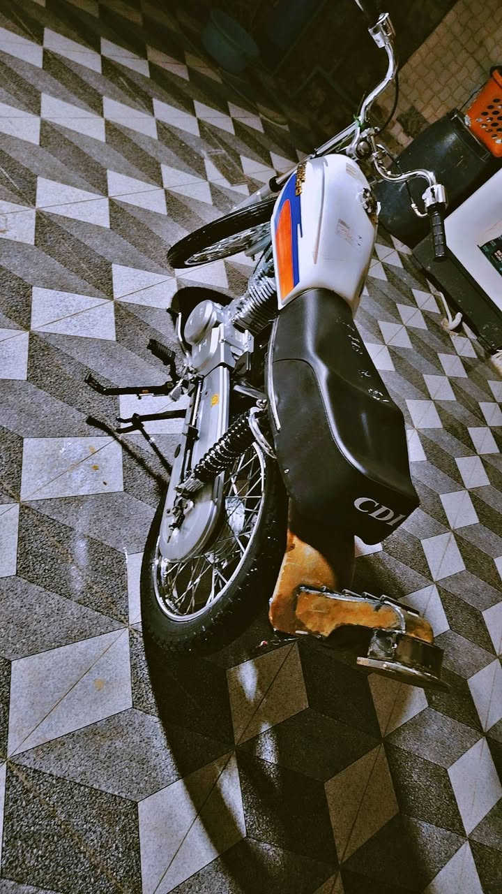 السلام عليكم دراجه للبيع شاصي موديل 19 تعميره 26 كفاله اوراق اصولي *********** شراي يتصل 👍
