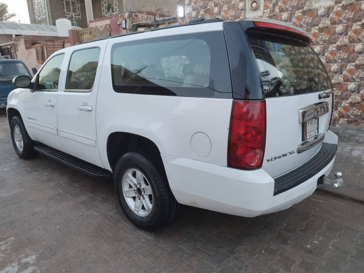 سلام عليكم يوكن جمسي مديل 2011 سياره كفاله عامه عده بارد بين البابين العبري لون ابيض اصل سياره كير مكينه اكسل حداديه امامي خلفي هستوني شادهن صار ٤ تشهر ادامه كمله مسؤيله كله مبداله جديد تخم تاير سياره برغي ماعايزه جهزه للعمل وصل خط مجدده سياره خطه نجف بصره رقم الهاتف ***********
