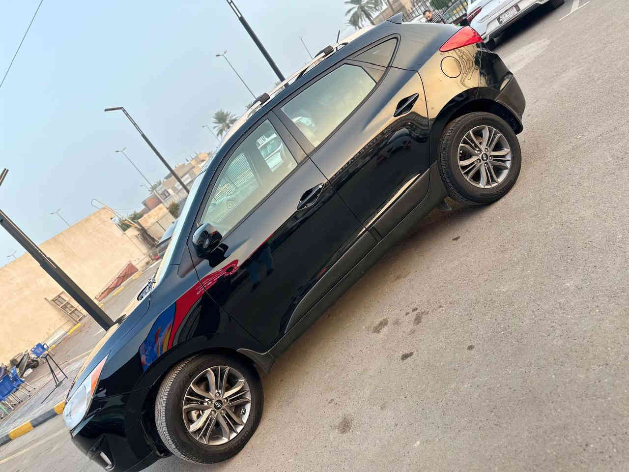 السلام عليكم توسان موديل 2015 وارد امريكي حادث بنيد فقط بدون اي دواخل جاهزه من كلشي تختم تاير عليه عنايه كامله كشنات جلد رقم دولي بنفس اليوم تحويل 
مكاني الحريه شارع الصحه 
السعر 150 بيه مجال قليل 
***********
