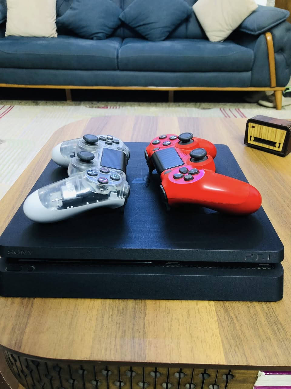 بلي 4 سلم 1 تيرا نظام 12.02 مع قرص التهكير والعاب حسب الطلب + جوستكات عدد 2 اصليات مو تجاري (وحده من الجوستكات اللون الشفاف المميز ) + يو بي اس 850 + مع كيبل شحن عدد 2 الطول واحد متر الاصلي + الملحقات المتبقية 

بغداد / شارع حيفا 
***********
