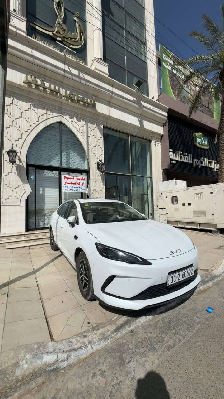 سيارة سيدان هجينة تجمع بين القوة والاقتصادية بشكل مميز 🔥
✅ محرك 1.5 لتر مع نظام هجين DM-i الجيل الخامس
✅ قوة تصل إلى 163 حصان
✅ تسارع 0-100 كم/س خلال 7.6 ثانية
✅ شاشة وسطية كبيرة وليست صغيرة ونظام DiLink الذكي
✅ فتحة سقف بانوراما 
✅ رادار قيادة ذاتية كشنات تحكم جلد 
✅ كاميرات عدد 13 
✅ بصمة ابواب 
✅ تشغيل عن بعد 
كل غراضها كاملة كارتها معرف عليها محدثه اخر تحديث السيارة مدوشمه دوشمه كاملة ارضيات كاملة شاحنه من شركة المقادير بدون ايرث اشتريتها ب٢٢٥ الف بيها شحن ٨ امبير و١٠ و١٣ و١٦ تتحكم بيها وياها المنفاخ مالتها والفوم وسبير وجك كل عددها كاملة طفاية مثلث كل شي كامل بيها السيارة ب اسمي وللملاحضة فول مواصفات مو العادية فول للاخير ماشية السياره ٢٠ الف كامل ١٣ الف hev يعني بانزين و٧ الاف كهرباء ev السيارة مكفولة كفالة عامة فقط بالباب خلف السايق شبر واحد pdr بارد يم المندلاوي سويته وصوته عندي طخني ابو تكتك السيارة مرقم بغداد وكامل ب اسمي السنوية استعمال شخصي


**إذا كنت صاحب هذا الإعلان وتريد حذفه لأي سبب، رجاءا أرسل رسالة إلى الدعم الفني**