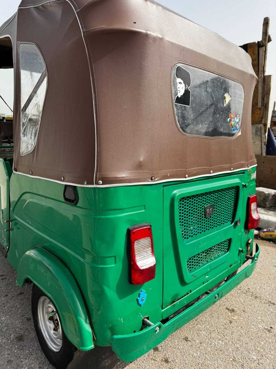 السلام عليكم تكتك 2021/8 شهر ثامن
التفاصيل تكتك مفتوحة وبيها لغد مرجعينه حار شغل بلاد 

تكتك ماناقصها اي شي كبل للشارع ارقام نكليزي سعر 6600سته وستميه وبيها مجال

رقمي ***********مكاني قبله
