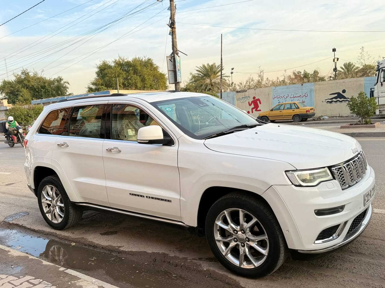 جيب سومت 2021 خليجي وكالة هارلم 

 فول موصفات 1/1 للاخير اعلى فئة 

مكفولة كفالة عامه عدا جاملغ امامي بيه ربع صبغ اثر شخط

* نظام جكات امامي خلفي صعود ونزول 
* رادار امامي مع مانع تصادم . 
* رسالة ترحيب 
* نظام الاصطفاف الالي (اوتوپارك) . 
* قيادة ذاتيه عند المنعطفات * ⁠
* تحذير الخروج عن المسار . 
* ⁠رادارات 360 
* ⁠توقف ذاتي عدم الاصطدام 
* توقف ذاتي عند الوقوف ( نظام اقتصادي)
* دفع رباعي 4x4 
*  زراكات لايت 
فرش المقاعد من الجلد . 

* دشبول مغلف بالجلد  . 

* داخل لونين مشمشي 
* ثلاث شاشات ⁠
* صفي المقاعد الأمامية كهربائية .

* ذاكرة لحفظ وضعيات الجلوس . 

* صفي المقاعد الأمامية مع تبريد وتدفئة . 
* تدفئة ستيرن 
* صف المقاعد الخلفية مع تدفئة . 

* انظمة القيادة على حلبات السباق . 

* نقطة عمياء .

* ويل سومت بلاد قياس 20 انج .

* مقود السائق من الجلد  .

* مقود السائق كهربائي . 

* تدفئة ستيرن . 

* سقف بانوراما .

* شاشه كبيرة مع نفكيشن GPS . 

* مصابيح امامية زنون . 

* المصابيح الأمامية مع LED لايت . 

* كشافات ضباب بروجكتر زنون . 

* سقف المقصورة مغلف بالشاموا . 

* تشغيل عن بعد .

* الصندوك كهربائي بخاصية الفتح باستشعار القدم او البصمة 

* حساسات أمامية . 

* حساسات خلفية .

* كاميرا خلفية .

* مرايا متحسسه للضوء العالي . 

* مرايا جانبية قابلة للطي . 

* بلوتوث تلفون . 

* محدد سرعة . 

* نظام بريك اوتماتيكي ( Auto Break System ) .

*نظام صوت هارمن كاردون 15 سماعة 

عليهة ادامة كاملة شرط كلة اصلي موبر ماشية 73 وقابلة لزيادة
السعر 30000 وبيها مجال بسيط 
وما اعتقد اكو سومت خليجي بهذا السعر بل سوك 
***********
