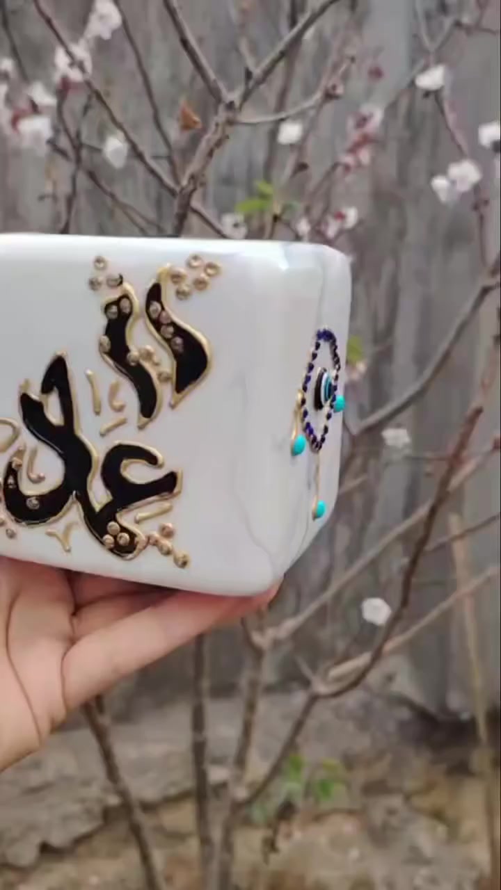 #حسب_طلب_بانسب_الاسعار 
 #مع_تغليف_7_الاف_فقط
 #يوجد_خدمة_توصيل
 #رسم_يدوية_باعلى_جودة


**إذا كنت صاحب هذا الإعلان وتريد حذفه لأي سبب، رجاءا أرسل رسالة إلى الدعم الفني**