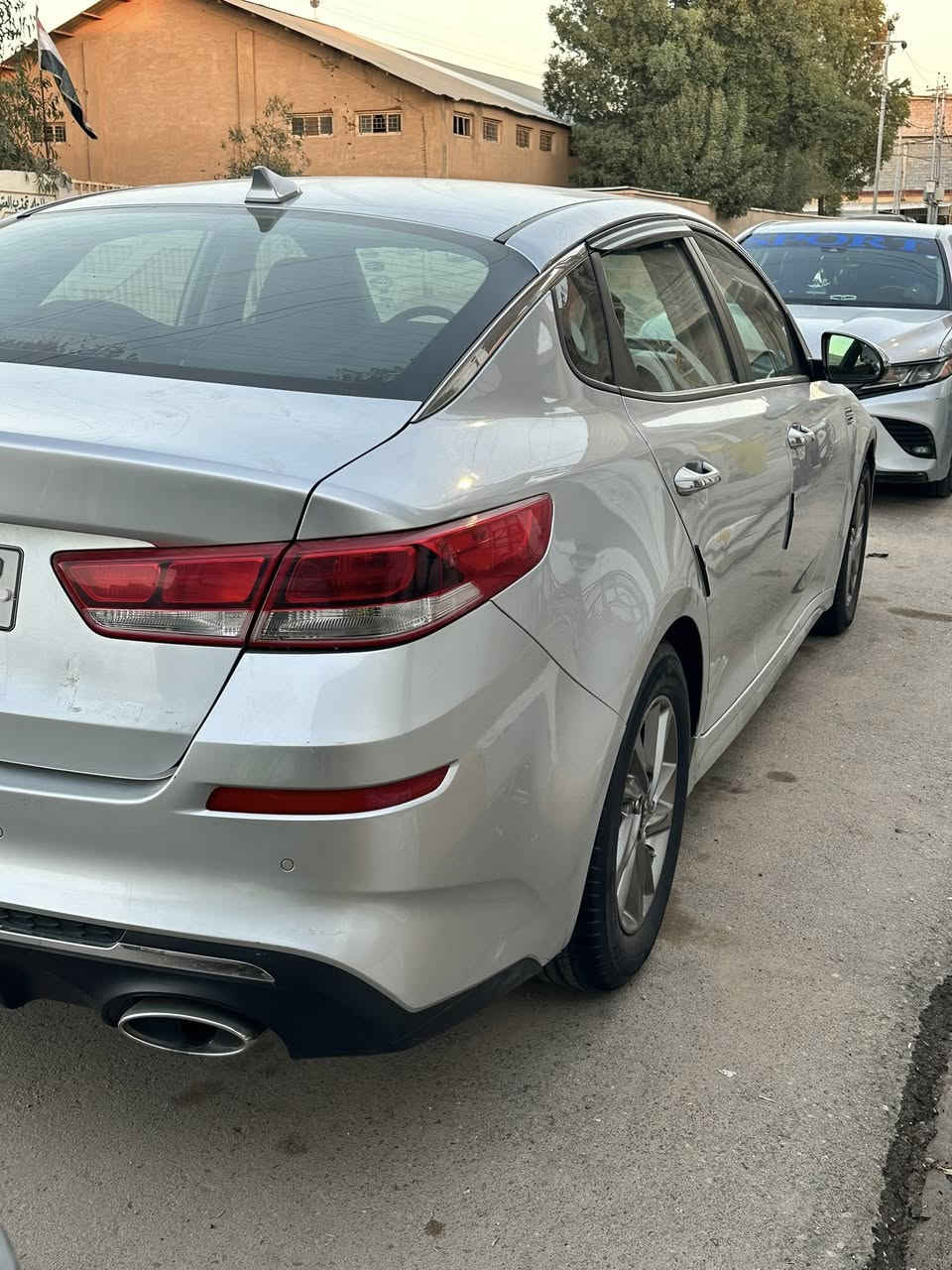 سياره اوبتما 2019امريكي
حدثها بونيد سطحي وصور الحادث موجوده 
ماشيه ٧٤ ميل مو صفات عاديه fe
رقم اربيل باسمي تحويل مباشر 
تحكمات ستيرن مثبت سرعه ولا اي كلوب مشتغل بيه بلشاشه السياره مكانها رمادي سعر 140$ وبيها مجال بسيط حك الجيه للاستفسار ***********
