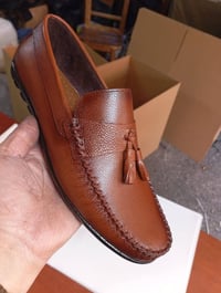 جلد طبيعي • نعل مريح • مقاسات ٤٠-٤٤