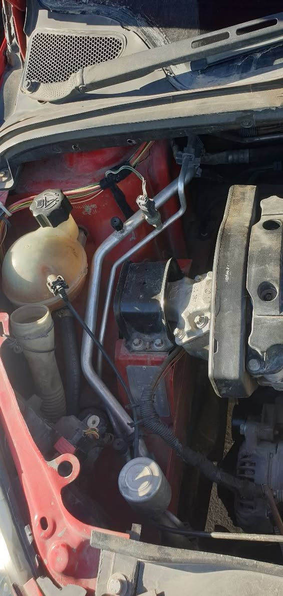 سلام عليكم بيجو فرنسي مديل ٢٠٠٦ سيارة جاهزه من كلشي كير محرك صدر تبريد مكفولات تخم تاير بيه صبغ الباب الوره السايق و البنيد مكفوله من الضربه السعر ٥٥ وبيه مجال قليل مكاني بغداد العبيدي الكفائات رقم الهاتف ***********
