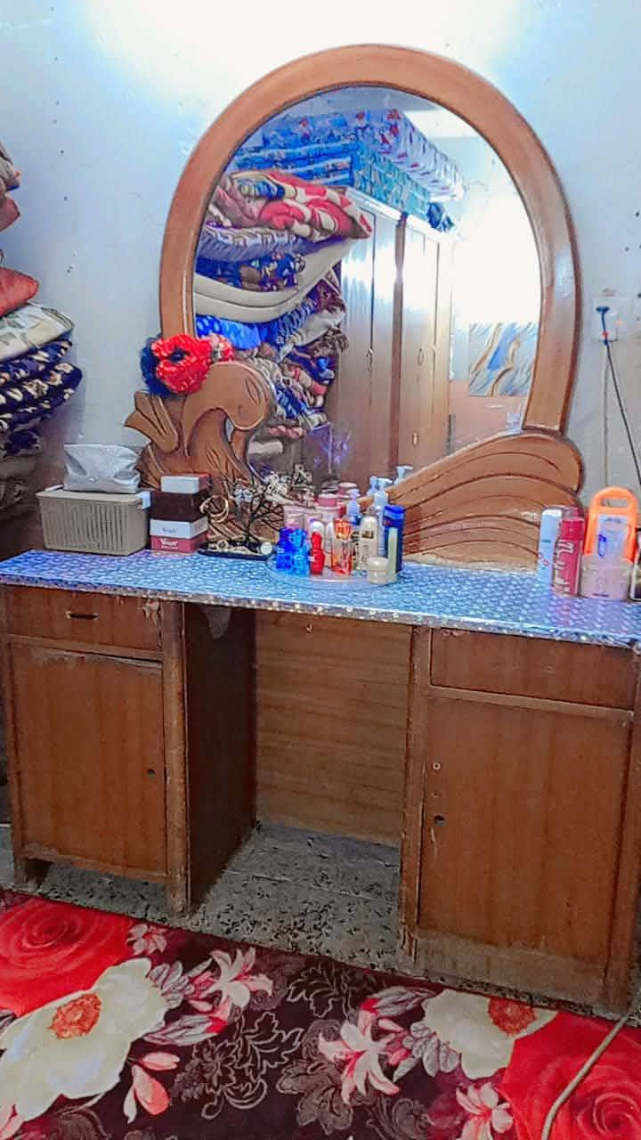 ميز مرايه 30 وزاويه 20  وثريات عدد 2 ب 60 واحدة 30


**إذا كنت صاحب هذا الإعلان وتريد حذفه لأي سبب، رجاءا أرسل رسالة إلى الدعم الفني**