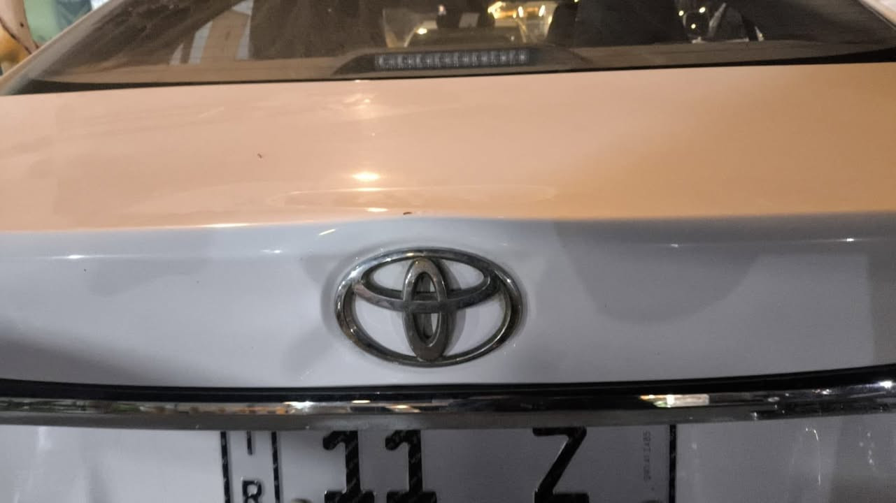 السلام عليكم كورلا هايبرد 2024 ماشيه 60 الف كفاله عامه عدا طخه بالصندوق ومبينه بالصور 
فول مواصفات فتحه تحكمات كشنات كهرباء معروفه مواصفاتها 
السياره اقصاااااااااد بعدهي مو حره 
السعر 140 مكاني بصره 
***********
