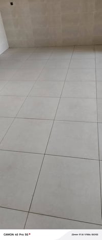 ئامادەین بۆ دانانی کاشی بەشێواز (عێراقی ، ئێرانی ، کلکیم )  عەرزی ، دی...