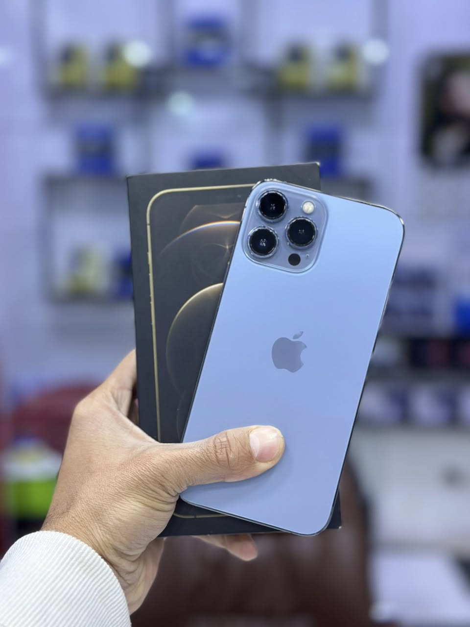 السلام عليكم متوفر:

♠️أيفون 13 برو ماكس نموذج M أمريكي ذاكرة 256 بطارية 95 ✔️.

☑️***********☑️

☑️مركز سفن فون للهواتف النقالة☑️
