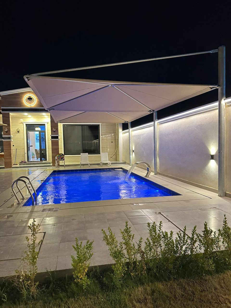 � الدورة – البوعيثة
🏊‍♀️ مسبح | 🛏️ غرفتين | 🍳 مطبخ | 🚿 حمام
🌳 حديقة | 🔥 شواء | 🪑 جلسة عربية | 🎮 ألعاب

📞 0790 444 4005

