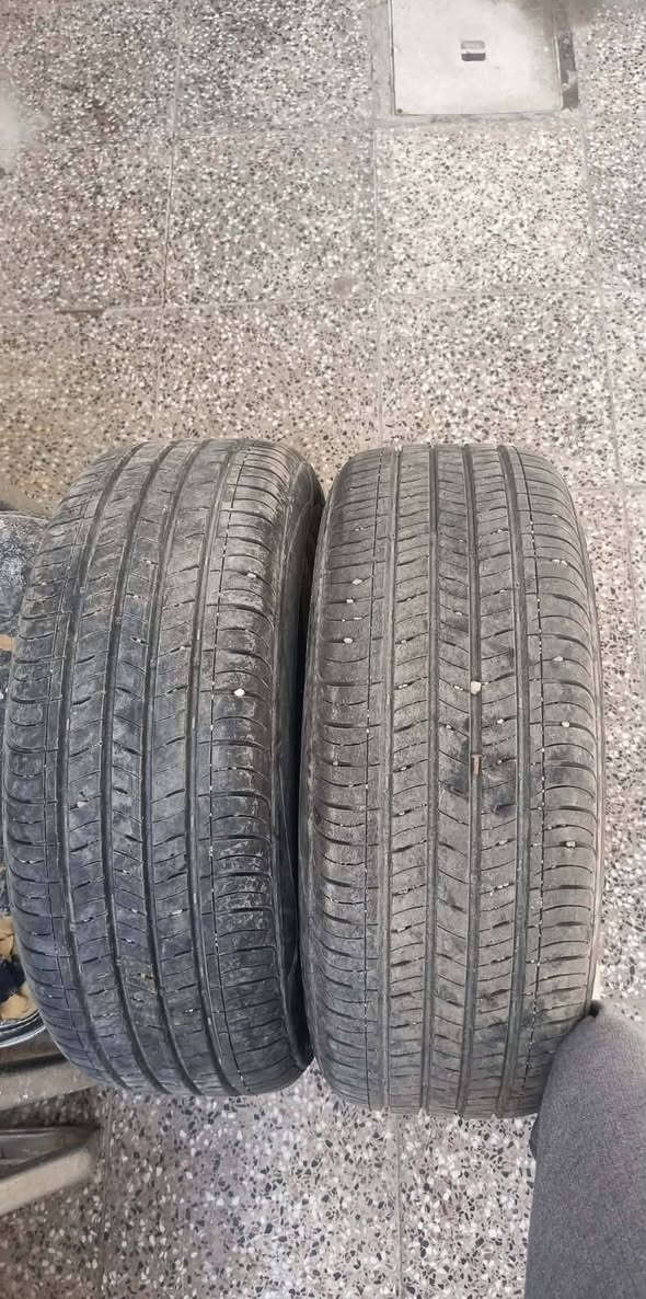 سلام عليكم شباب زوج تايرات اخو الجديد شدينه تخم وانريد انبيعهن اليريدهن بالخدمه هاذه كجمهن 205/55/16 أو هاذه رقم راعيهن بالخدمه*********** مكان نجف حي الغري
