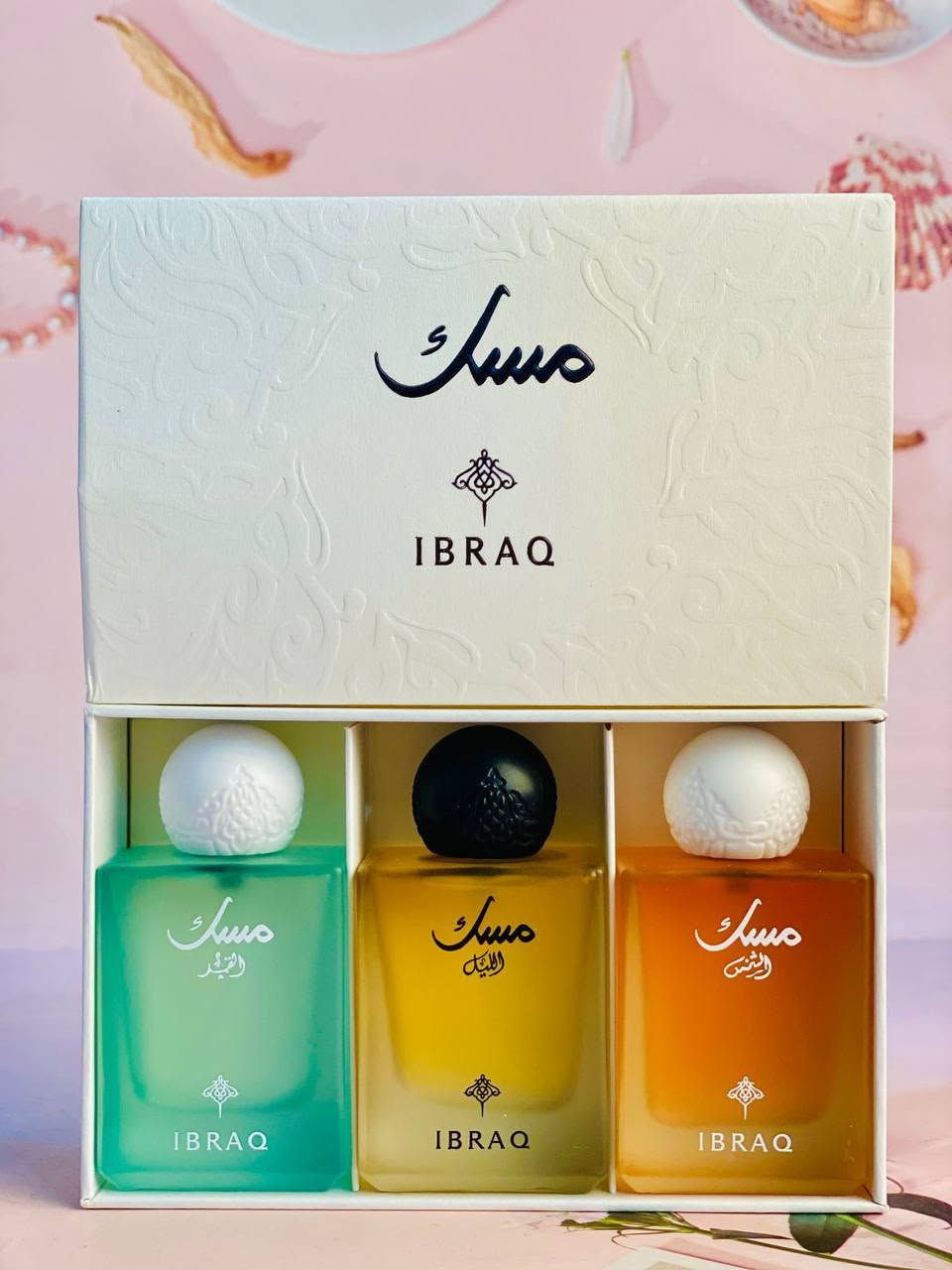 بوكس عطور مسك الشمس ☀ القمر 🌙 والليل 🌑 – 10 مل × 3 | إبراهيم القرشي
ثلاث نفحات من السحر والعراقة، في علبة واحدة أنيقة تعكس فخامة العطور الشرقية.
📦 المجموعة تحتوي على :
مسك الشمس : دفء وإشراقة بنفحات البرتقال والهيل والفانيليا.
مسك القمر : غموض ناعم ولمسة زهرية فاخرة تتناغم مع البخور والمسك.
مسك الليل : سكون المساء وهدوءه يتجسد في نفحات اللافندر والتونكا والفانيليا.
💫 حجم كل عطر : 30 مل – مثالي للتجربة أو كهدية راقية
💫 روائح ثابتة وفواحة مناسبة للرجال والنساء
🎁 تصميم أنيق يناسب جميع الأذواق🥹💞
ماستر طبق الأصـل ✅

سعر البوكس ١12الاف


**إذا كنت صاحب هذا الإعلان وتريد حذفه لأي سبب، رجاءا أرسل رسالة إلى الدعم الفني**