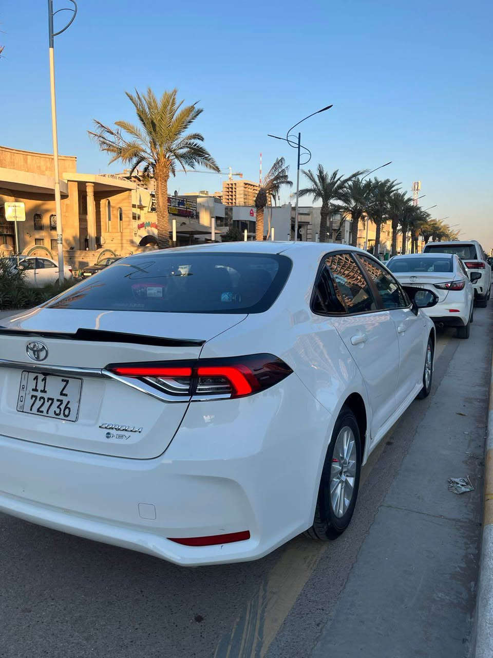 السلام عليكم
تيوتا كورلا هايبرد 2025 للبيع 
فول مواصفات عدا الفتحة والجلد
تحكمات ستيرن 
كامرة 
تبريد قطعتين 
شاشة كار بلي 
رادار امامي 
تحديد مسار ومثبت سرعة هاند بريك كهرباء و اتوهولد 
وبعد بيهة هواي مواصفات 
السيارة مكفولة وماشية 20 الف 
بعدهة بحالة الوكالة السعر 150 وبيهة مجال بسيط ٠٧٧٢ ٦٣٣ ٧٤٧٦ بغداد, العراق
