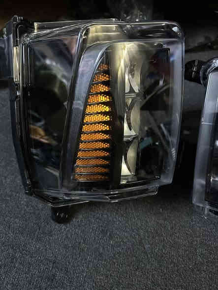 السلام عليكم 

من رخصه الادمن المحترم //

زووج كشافات ( بلوجكترات ) يمنه ويسره اصليات تفصيخ شرط الفحص مال اكاديا شكل الجديد فقط 2024 لل 2026 وشرط الفحص , بغداد واتس اب ***********
