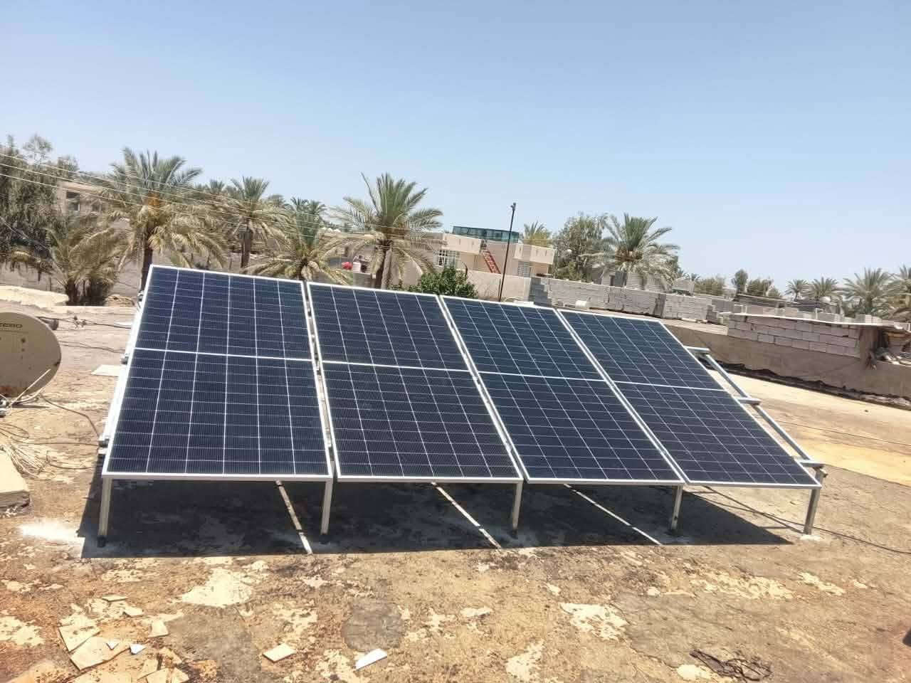 يوم الجمعة الموافق 05/06/2026
تم بعون الله إكمال نصب و تشغيل أربع منظومات للطاقة الشمسية و تفاصيل هذه المنظومات هو كما مبين أدناه:-

* المنظومة الأولى نصبت في #محافظة_بغداد_الراشدية تجهز 8 أمبير نهاراً و 5 أمبير ليلاً و تتكون المنظومة من:-

1- ألواح Longi عدد 4 قدرة اللوح الواحد 615 واط 
2-بطارية ليثيوم ماركة Felicity قدرتها 5 كيلو واط
3- إنفيرتر Felicity قدرته 4 كيلو واط مع واي فاي مدمج
4- أجهزة حماية و قواطع ( AC + DC )

* المنظومة الثانية نصبت في #قضاء_المقدادية تجهز  8 أمبير نهاراً و 5 أمبير ليلاً و تتكون المنظومة من:-

1- ألواح Longi عدد 4 قدرة اللوح الواحد 615 واط 
2-بطارية ليثيوم ماركة Felicity قدرتها 5 كيلو واط
3- إنفيرتر Felicity قدرته 4 كيلو واط مع واي فاي مدمج
4- أجهزة حماية و قواطع ( AC + DC )

* المنظومة الثالثة نصبت في #قضاء_مندلي_الندا و تجهز 10 أمبير نهاراً و 10 أمبير ليلاً و تتكون المنظومة من:-

1- ألواح Longi عدد 5 قدرة اللوح الواحد 615 واط 
2-بطارية ليثيوم ماركة Felicity قدرتها 10 كيلو واط
3- إنفيرتر Felicity قدرته 6 كيلو واط مع واي فاي مدمج
4- أجهزة حماية و قواطع ( AC + DC )

* و المنظومة الرابعة نصبت أيضاً في #قضاء_مندلي تجهز 8 أمبير نهاراً و 5 أمبير ليلاً و تتكون المنظومة من:-

1- ألواح Longi عدد 4 قدرة اللوح الواحد 615 واط 
2-بطارية ليثيوم ماركة Felicity قدرتها 5 كيلو واط
3- إنفيرتر Felicity قدرته 4 كيلو واط مع واي فاي مدمج
4- أجهزة حماية و قواطع ( AC + DC ) 

مكتب علوم الطاقة #ديالى_قضاء_مندلي

بإدارة كل من / المهندس عمار موسى
                              و يحيى موسى
للإستفسار أكثر الإتصال على الأرقام أدناه
***********
***********
