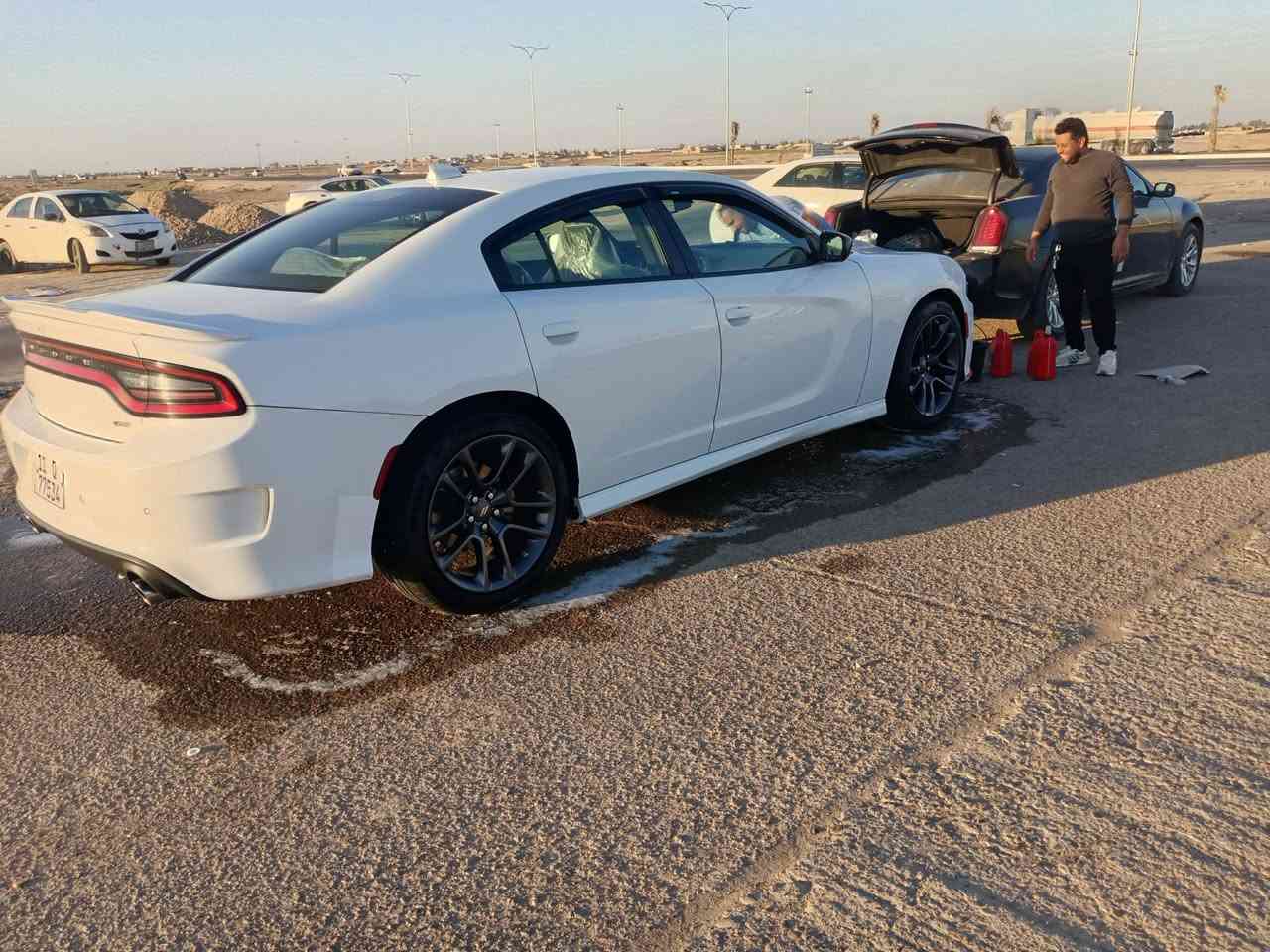 السلام عليكم جارجر موديل 23..فول جيتي واحد على واحد السياره كفاله عامه فقط جاملغ بارد عكس السايق ممفتوح على بارد مصلح والمواصفات مال جيتي معروفة ميحتاج اشرحها وطول المنشور سياره ب اسمي تحويل ثاني يوم مكانها بغداد...السعر اتصل وبخدمتك..***********
