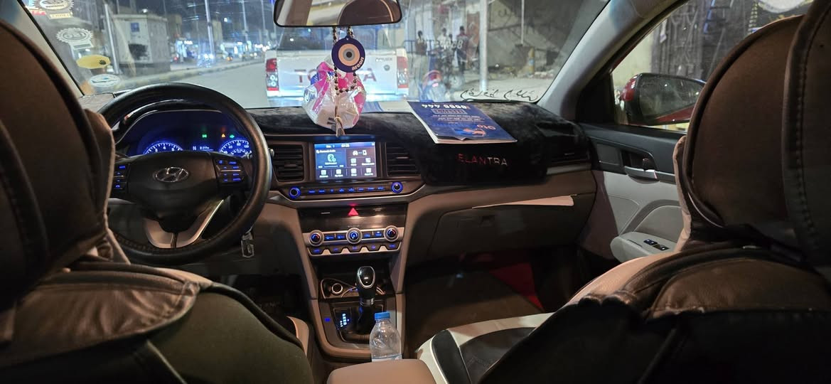 السلام عليكم
سياره النترا موديل 2020 
 وارد امريكي  حادث بنيد فقط 
مكينه 2000 دوش
مكاني واسط مركز محافضه 

 رقمه بصره 
بعدله سنه وصير حره وكاله عامه ب اسمي 
السعر ١٢٥
***********
