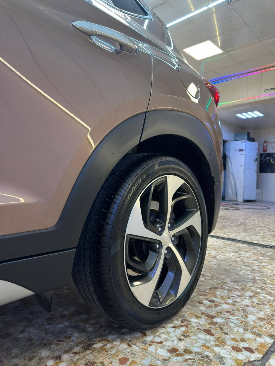 للبيع او مراوس مع جيب جارجر توسان ٢٠١٧ امريكي فوول لمتدد
بانوراما

 رادارات امامي و جانبي

 كشنات تدفئه بريد امامي و خلفي تدفئه فقط 

كامرا دواره حساس خلفي 

درايف مود 

دكمة فور ويل 

تحديد مسار جنطة كهرباء 

سستم صوت انڤنتي 

تحكمات ستيرن 

السياره مفوله مواصفاتها متخلص  

محرك ١٦٠٠ تيربو كير محرك مكفولات 

بانزين محسن عادي كله يشتغل 

حادثه جامغ + شويه من البنيد 

السياره خير من الله 

للاسفسار *********** متوفر واتس اب 

(السياره نضيفه و ممتعوبه مال بيت  )

ماشيه ٨٤ مايل 

السعر اتصال بالرقم
