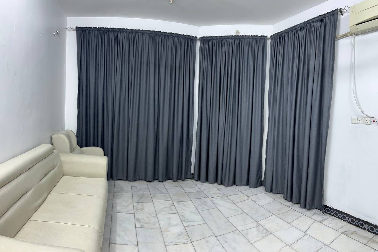 السلام عليكم
بردة 12 متر قماشها يجنن وجودتها كلش راقية والي يريد فيديو الها حتى يشوفها زين يتواصل واتساب

السعر 250 وبيها مجال

للتواصل واتساب: ***********
