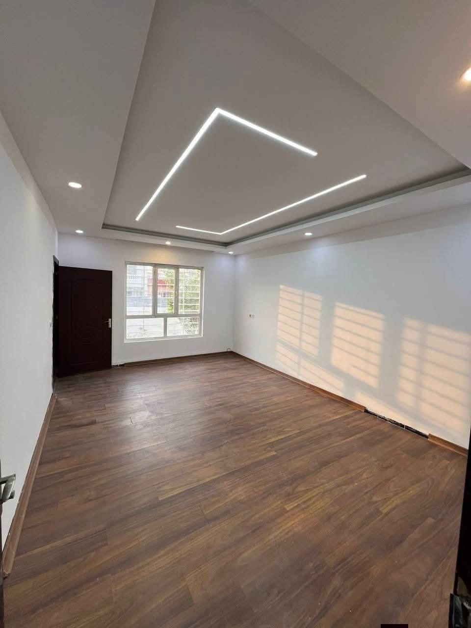 منزل للبيع في مجمع المهندسين
 موقع هادئ ومرغوب
 المساحة: 200م
يتكون من:
غرفتين نوم
صالة
استقبال
 مطبخ
ترميم جديد بالكامل
 نظيف جداً وجاهز للسكن فوراً

للاستفسار
***********
***********
*********** واتساب

عقارات ابو آدم في أربيل

لمشاهدة بقية العروض مع ذكر السعر موجود في تلگرام.  https://t.me/new1erbil أربيل, العراق
