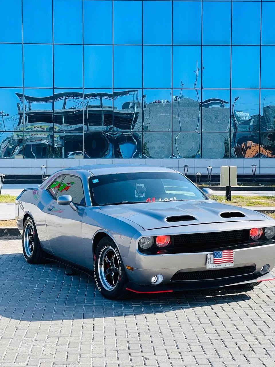 السلام عليكم 
جالنجر للبيع موديل 2013
السياره بيه قطعتين صبغ البنيد والباب عكس السايق 
فقط وبارد بالجاملغات فقط بارد
السياره 6 سلندر 
ماشيه 145 ميل وقابل للزياده 
السياره نظيفه 
السياره دركه صب
ويل ويلد 
رقم بغداد مشروع وطني سنويه 27
مكان السياره كربلاء 
سعر السياره 135 وبيه مجال 
***********
