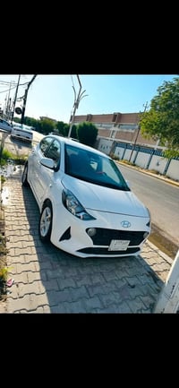 هونداي i10 2022  ضررها الجاملغ جهه اليمين وربع البنيد بدووون ايرباك   ...