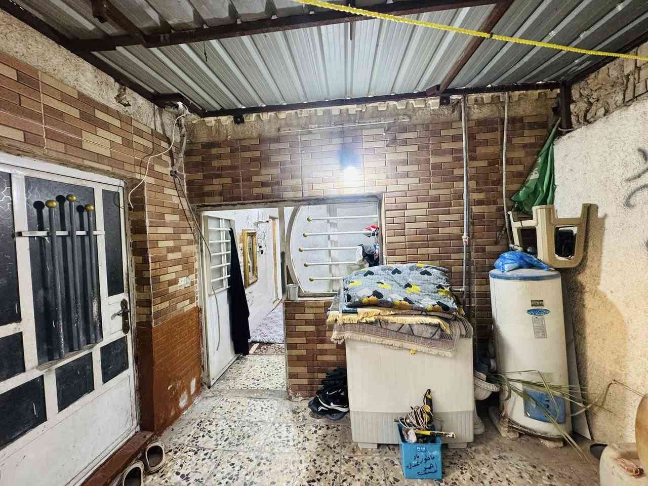 السلام عليكم بيت للبيع طابق واحد المساحة 70م الموقع الشعلة قطاع السابع  مقابيل مدرسه البحرين السعر 80وبي مجال للاستفسار ***********.
