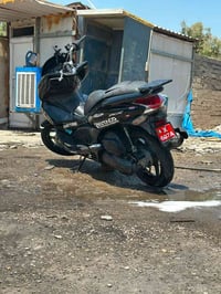 للبيع جيل اول سعرها مليون وبيها مجال الاعضميه 07776676570