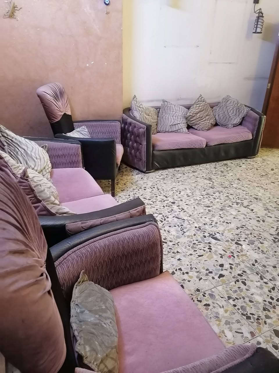تخم تركي زان  مستعجل على بيعه سعره 150 الف
***********
