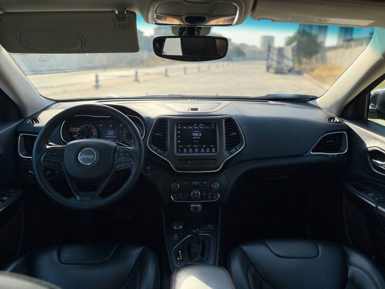 بۆ گۆڕینەوە و فرۆشتن )جێبی چیرۆکی
 مۆدێل ٢٢ ی پێشو پشت کەپسی مواصەفات ترایل هاوک  ٥ مۆدی لێخورین ٦ بستۆن ڕەقەمی تازە کراوە  هەموو گیانی بە شەرت  ( دەرگای دوای سەکن گۆراوە بە بیلاد ، چەمەلەغی دوای سەکنی بۆیاخە و ئێرباگی سستەم کراوەتەوە بە شەرت  مواصەفاتی شاشە گەورە هەموولایتەکانی لید و سوکان و کوشن هیتەر دەبڵ ئەکسل و ڕادار و زۆر مواصەفاتی تر .
0770 131 3605 السليمانية, العراق
